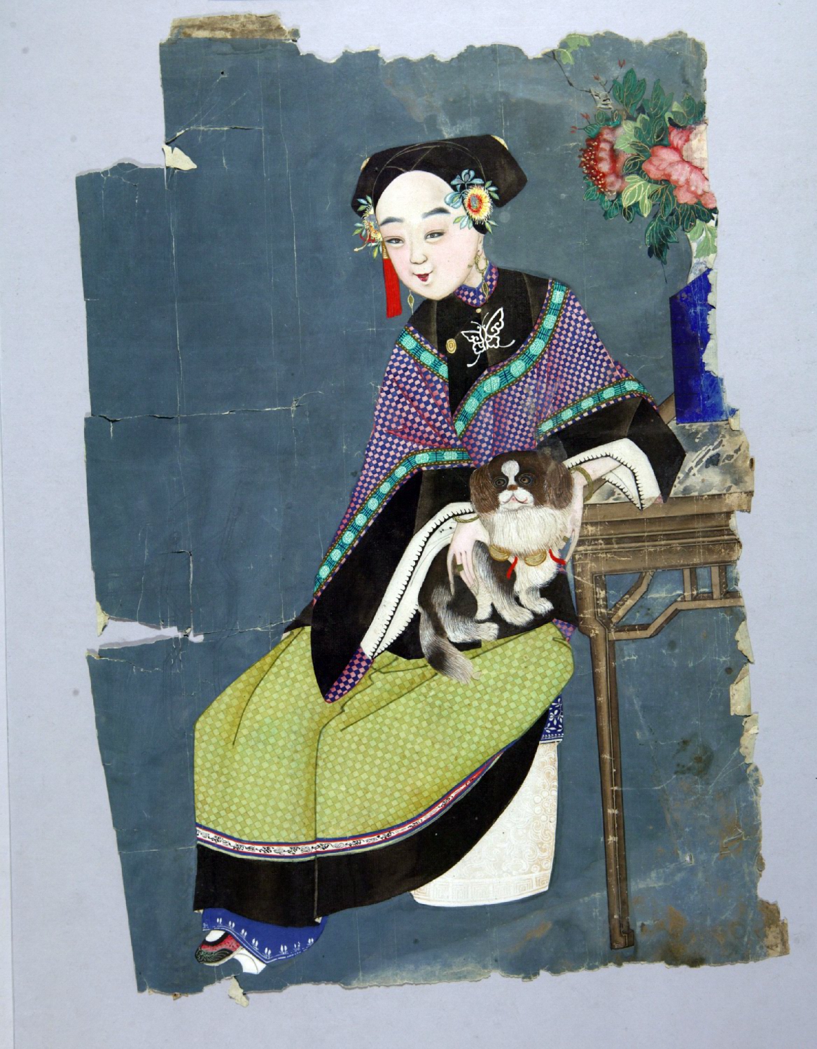 图片[1]-Manchu lady holding dog image single page-China Archive